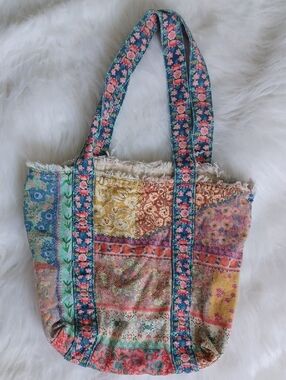 Natural Life Floral Patchwork Bag. 100% Cotton.